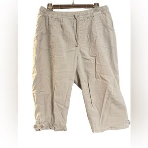 Gloria Vanderbilt Tan Cargo Shorts with Adjustable Waistband
